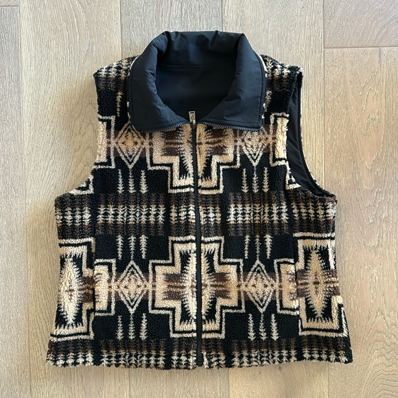 Pendleton Reversible Fleece Women’s Vest - Picture 1 of 11